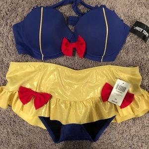 Brand New!! Disney’s Snow White Swimsuit♥️💛💙